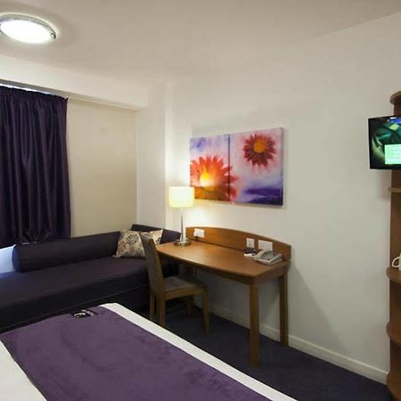 Premier Inn غرينوك المظهر الخارجي الصورة
