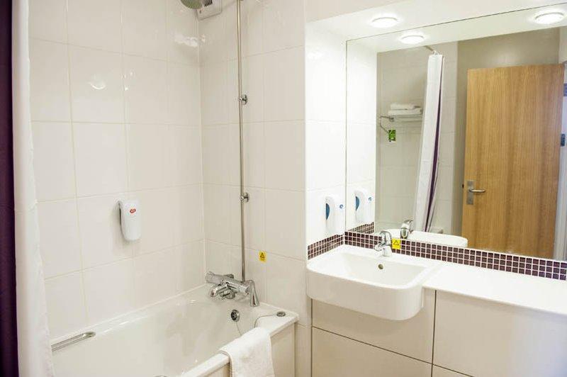 Premier Inn غرينوك المظهر الخارجي الصورة