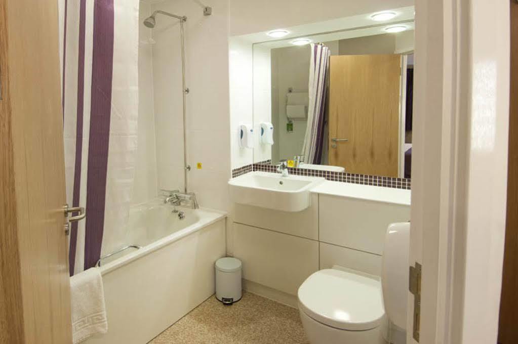Premier Inn غرينوك المظهر الخارجي الصورة