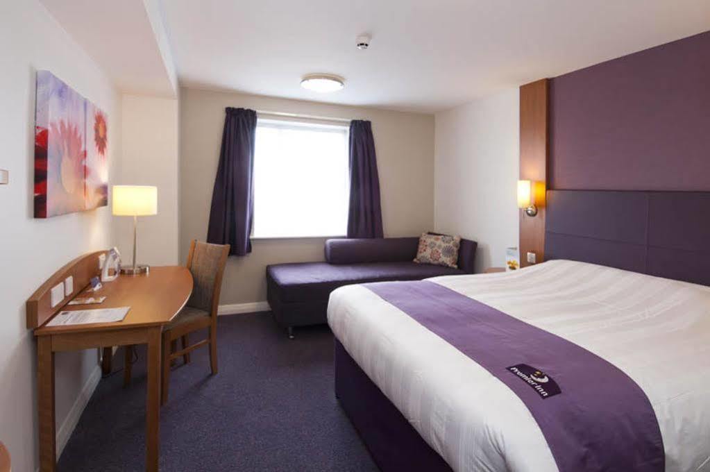 Premier Inn غرينوك المظهر الخارجي الصورة