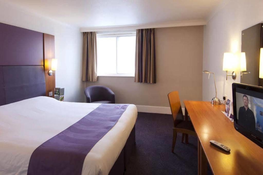 Premier Inn غرينوك المظهر الخارجي الصورة